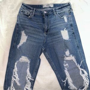 Hollister Curvy High Rise Mom Jeans - Vintage Stretch